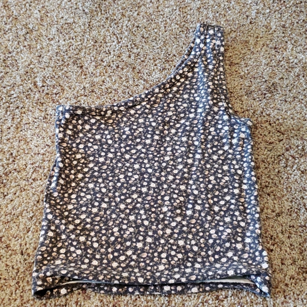 One shoulder cropped top
